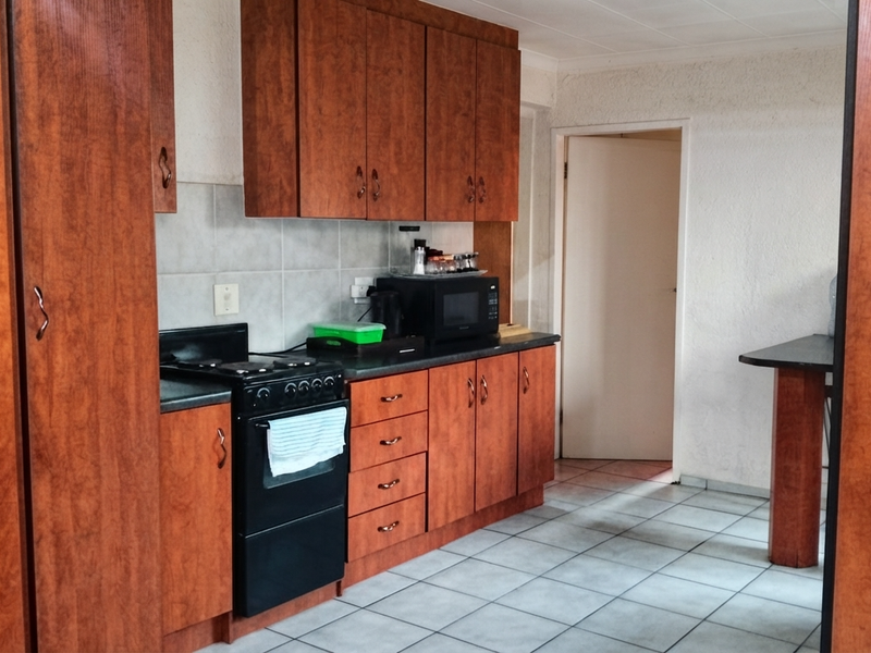 Charming 2-Bedroom Home with Great Potential - Photo 2