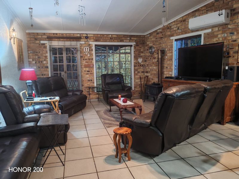 3 Bedroom House for Sale Sasolburg Ext 4 - Photo 4