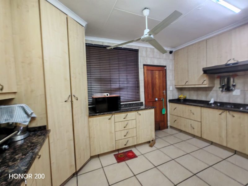 3 Bedroom House for Sale Sasolburg Ext 4 - Photo 2