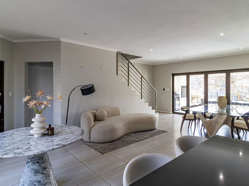 Stunning Riverfront Family Home in a Secure Estate - Photo 7