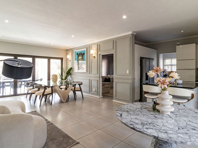 Stunning Riverfront Family Home in a Secure Estate - Photo 6