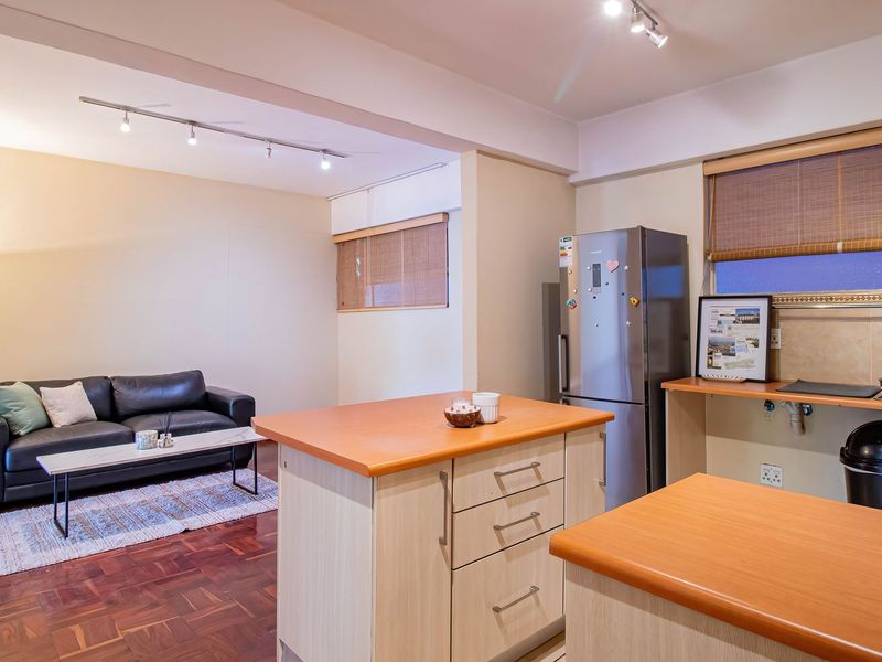 Spacious 176m2 Apartment with the Largest Balcony in Hyde Court - Photo 5