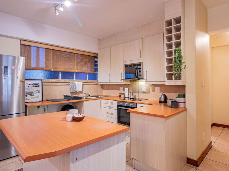 Spacious 176m2 Apartment with the Largest Balcony in Hyde Court - Photo 3