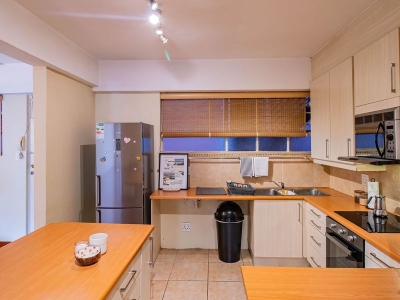 Spacious 176m2 Apartment with the Largest Balcony in Hyde Court - Photo 4