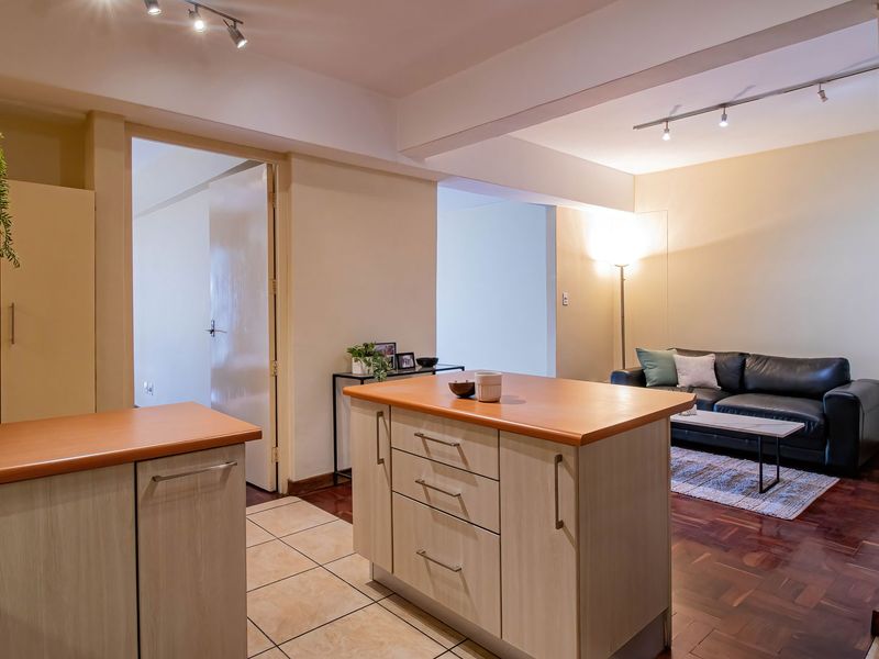 Spacious 176m2 Apartment with the Largest Balcony in Hyde Court - Photo 6