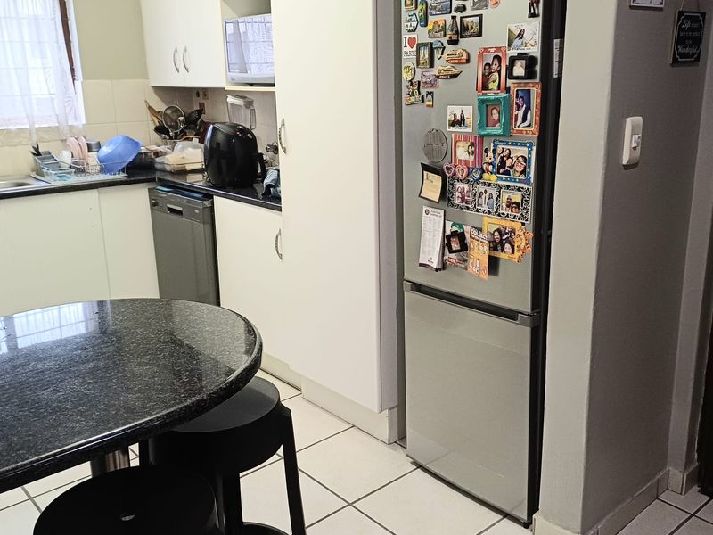 Ground Floor Apartment in Broadacres – Secure Complex - Photo 6