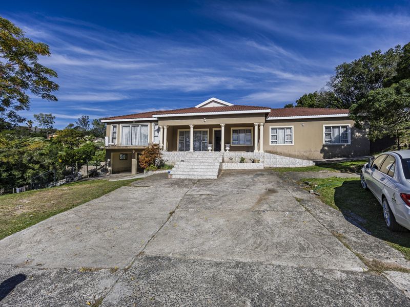 Exceptional Family Home with Income Potential on a Large Erf - Photo 4