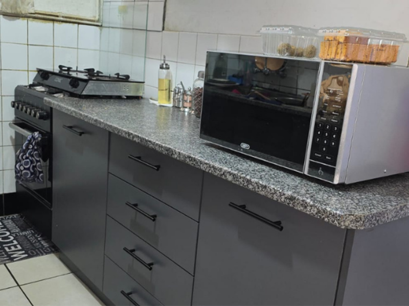 Spacious 3-Bedroom Apartment for Sale in the Heart of Booysens - Photo 2