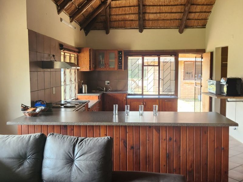 Tranquil Off-Grid Bushveld Retreat Between Dinokeng and Roodeplaat Dam - Photo 10