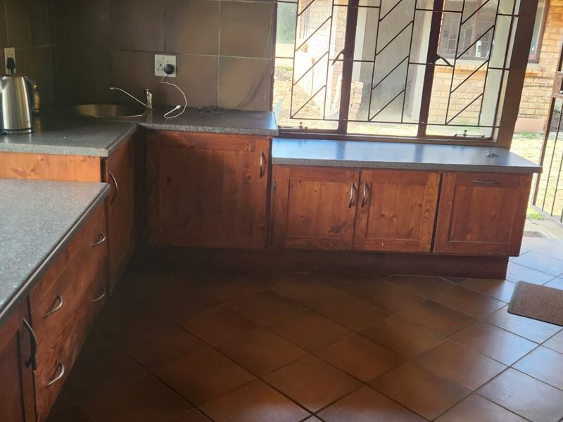 Tranquil Off-Grid Bushveld Retreat Between Dinokeng and Roodeplaat Dam - Photo 9