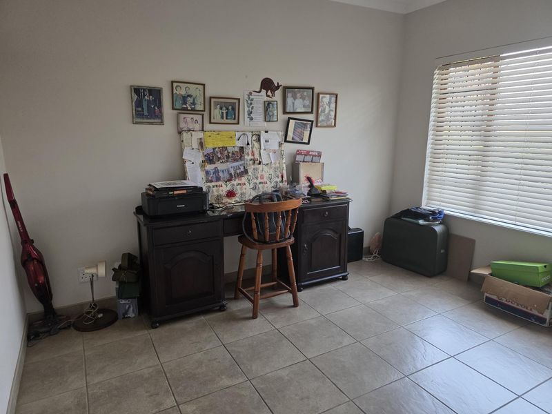 Pristine Property in Amber Lakes - Photo 5