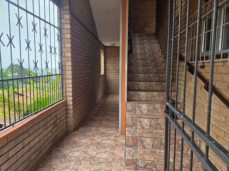 Charming flat for sale in  Umkomaas with ocean view - Photo 2