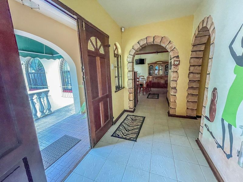 10 Room Bed & Breakfast in Empangeni - Photo 3