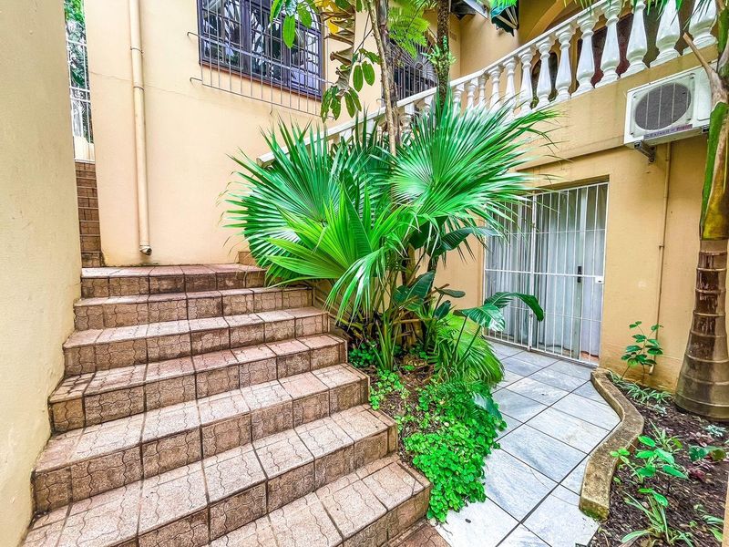 10 Room Bed & Breakfast in Empangeni - Photo 2