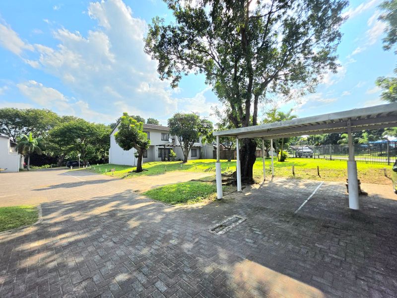 Your Perfect Lifestyle Awaits: Comfort, Space, Location & Security! - Photo 5