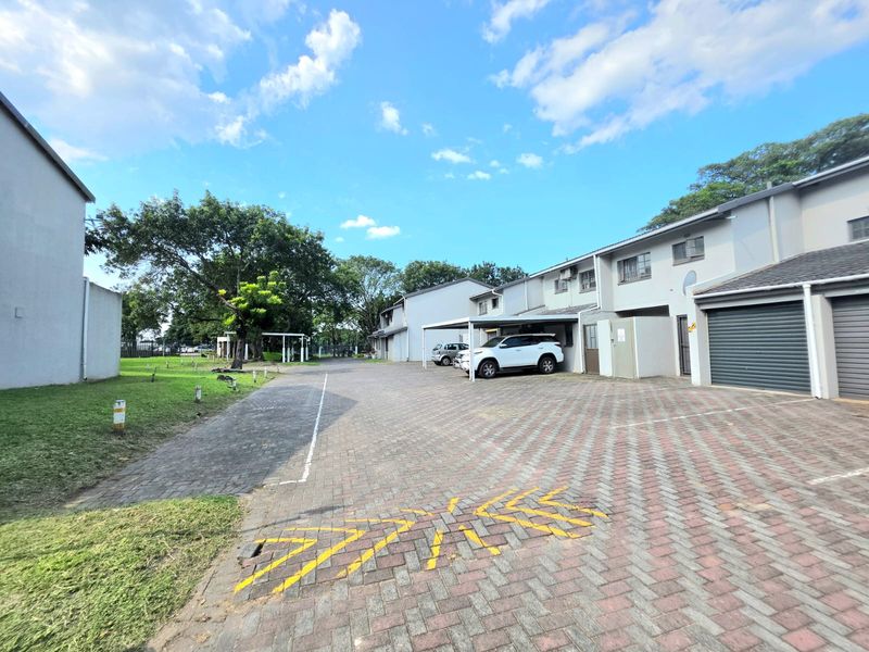 Your Perfect Lifestyle Awaits: Comfort, Space, Location & Security! - Photo 8