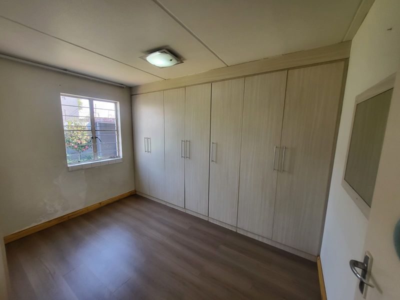 Modern 2-Bedroom Townhouse for Sale in Booysens – Stylish, Secure & Move-In Ready - Photo 4