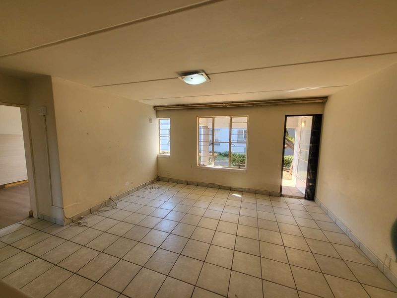 Modern 2-Bedroom Townhouse for Sale in Booysens – Stylish, Secure & Move-In Ready - Photo 7