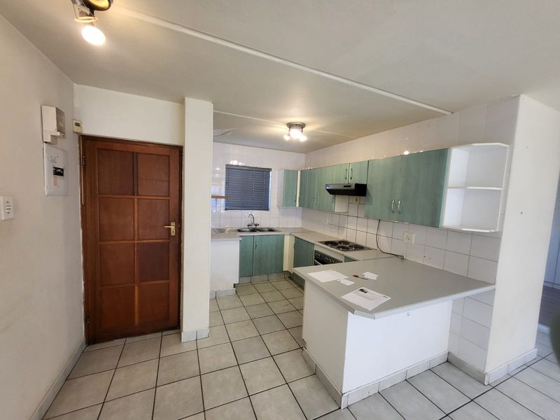Modern 2-Bedroom Townhouse for Sale in Booysens – Stylish, Secure & Move-In Ready - Photo 2