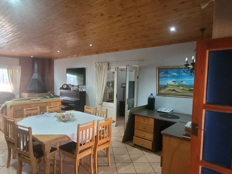 Investment property with predictable cash flow! - Photo 10
