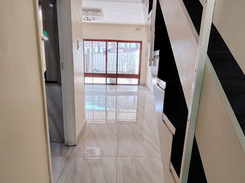 Spacious 4 Bedroom Townhouse To Let in Pelham - Photo 8