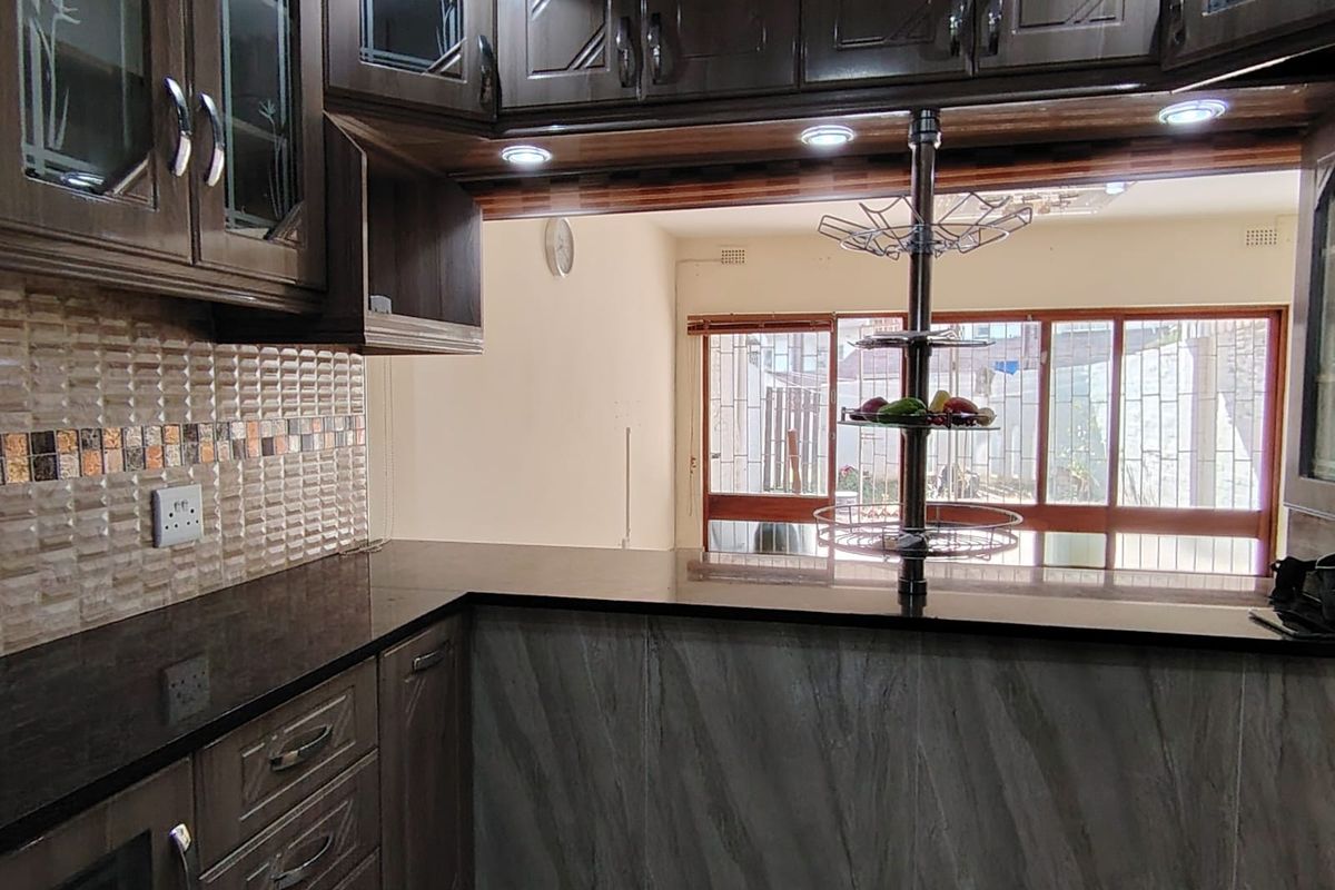 Spacious 4 Bedroom Townhouse To Let in Pelham - Photo 4
