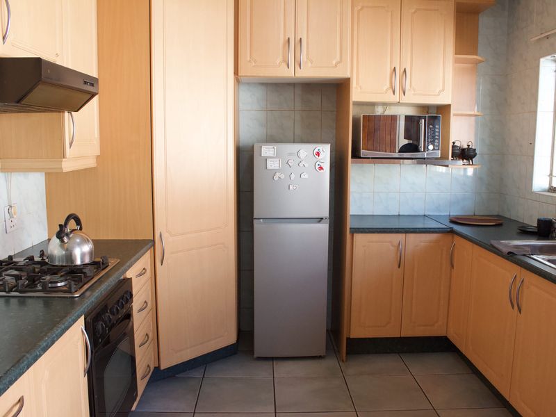3 Bedroom house in Cresslawn - Photo 2