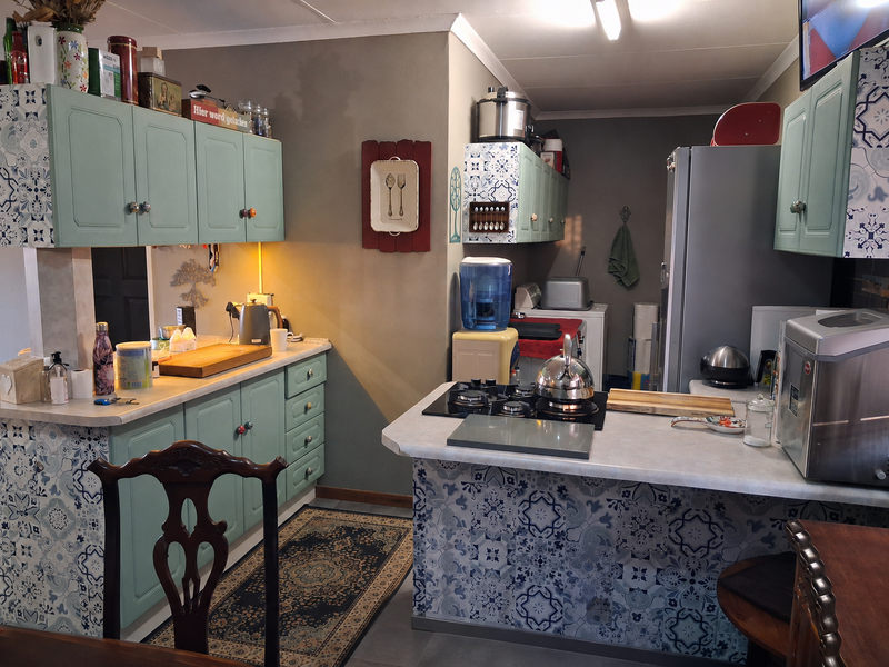 lImmaculate Family Living in the Heart of Secure Protea Estates - Photo 10