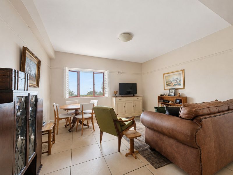 The Perfect Blend of Sea Views, Comfort & Convenience - Photo 4