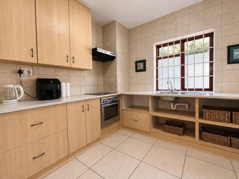 The Perfect Blend of Sea Views, Comfort & Convenience - Photo 8