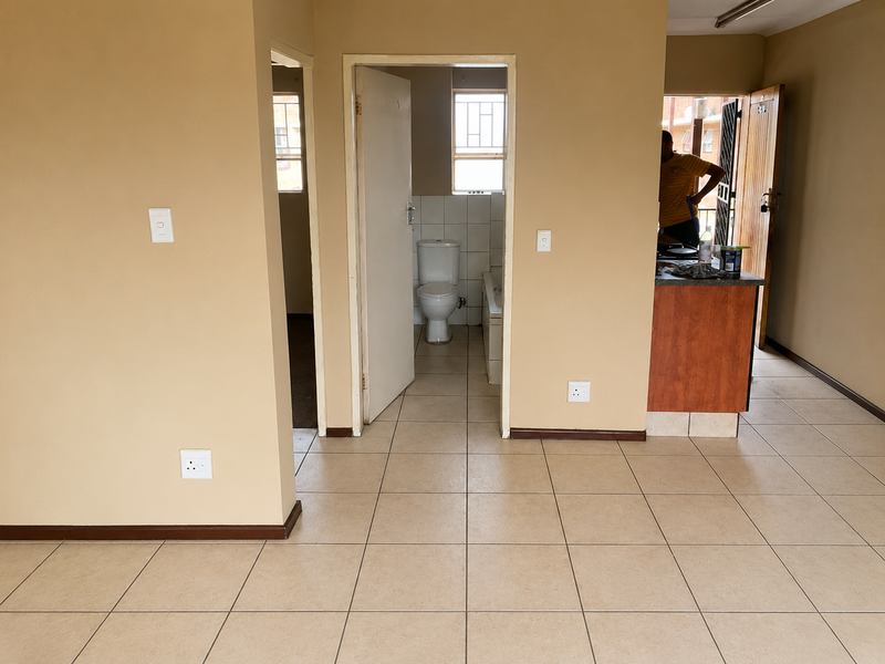 Your Perfect Home Awaits – Move-In Ready Apartment - Photo 2