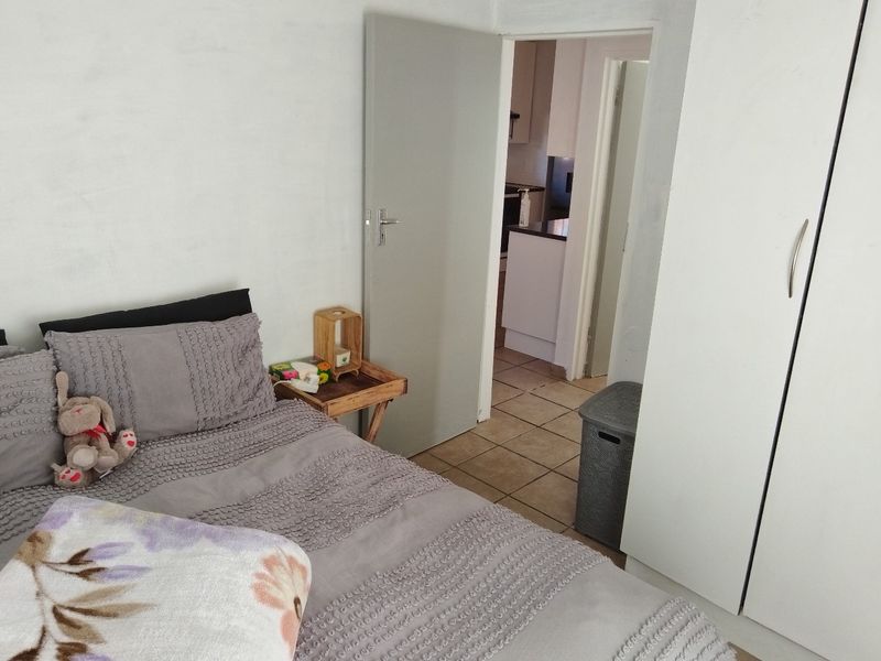 Spacious Apartment with Modern Finishes - Photo 5