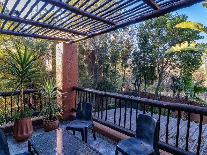 Duplex Loft Living with Super Sized Covered Rooftop Terrace - Photo 5