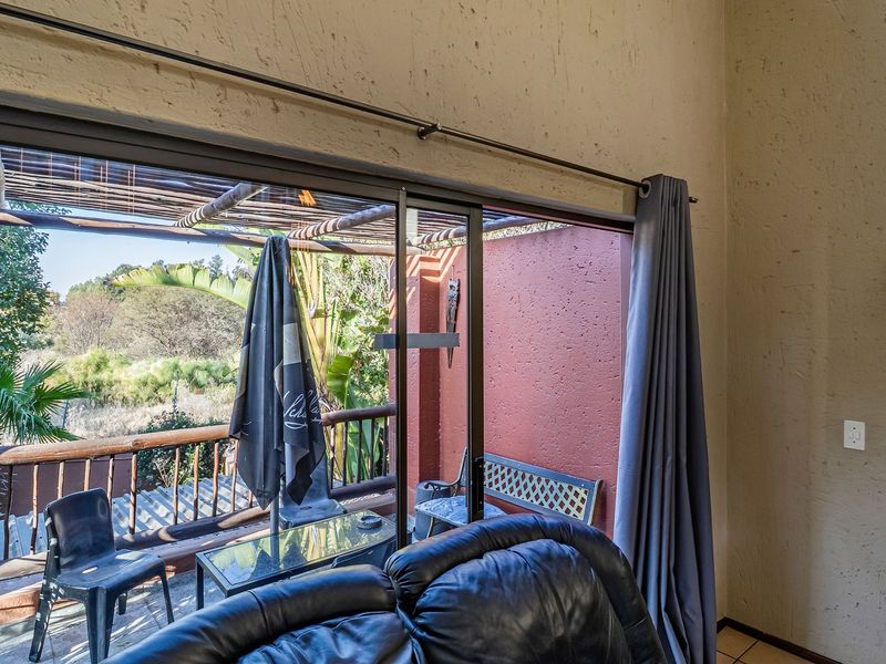 Duplex Loft Living with Super Sized Covered Rooftop Terrace - Photo 7