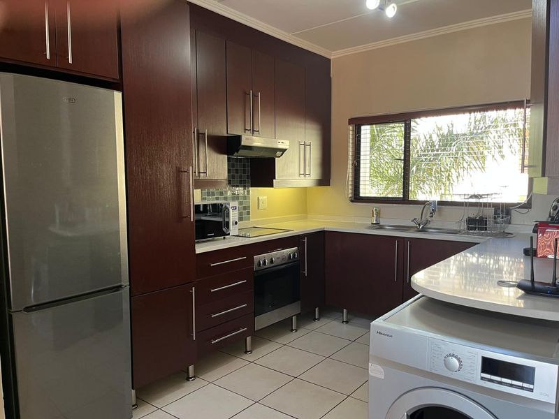Stylish 3-Bedroom Double-Volume Home in Secure Solheim Complex - Photo 3