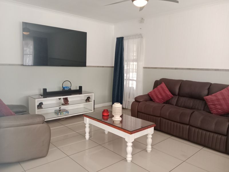 Stunning 4-bedroom Freehold home in Verwoerdpark, Alberton—perfect for families seeking comfort! - Photo 9