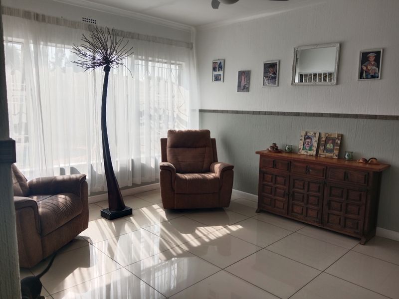 Stunning 4-bedroom Freehold home in Verwoerdpark, Alberton—perfect for families seeking comfort! - Photo 10