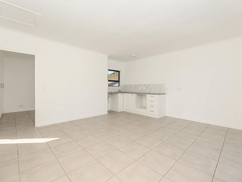 FIRST FLOOR | 2 BEDROOM UNIT | SEA BREEZE VILLAGE - Photo 4