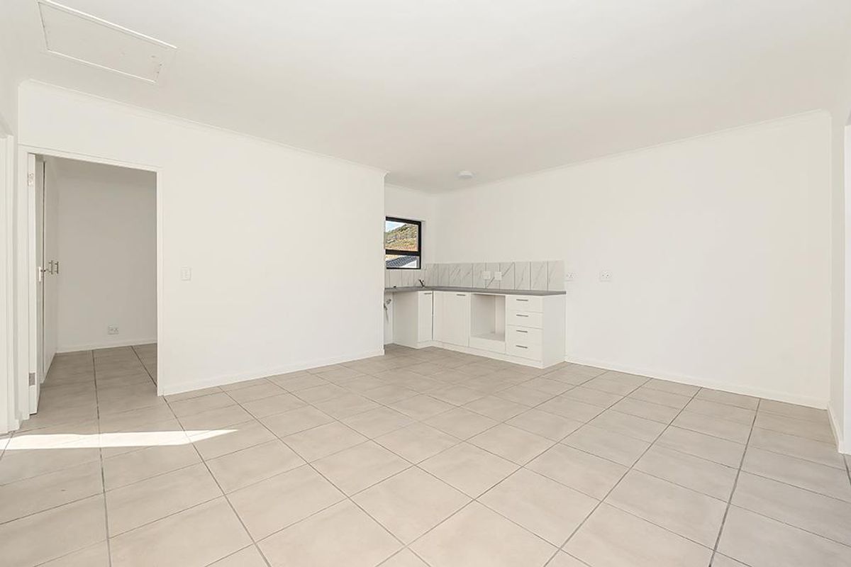 FIRST FLOOR | 2 BEDROOM UNIT | SEA BREEZE VILLAGE - Photo 4