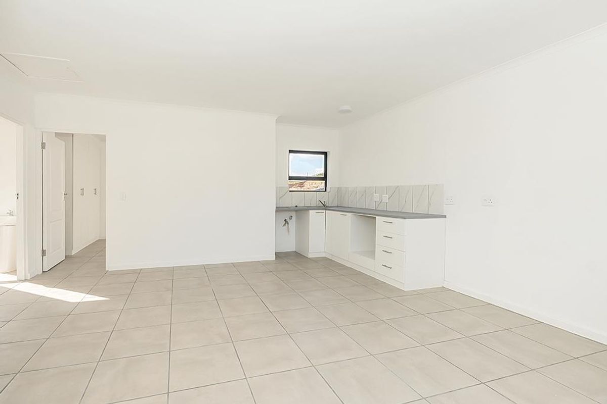 FIRST FLOOR | 2 BEDROOM UNIT | SEA BREEZE VILLAGE - Photo 2