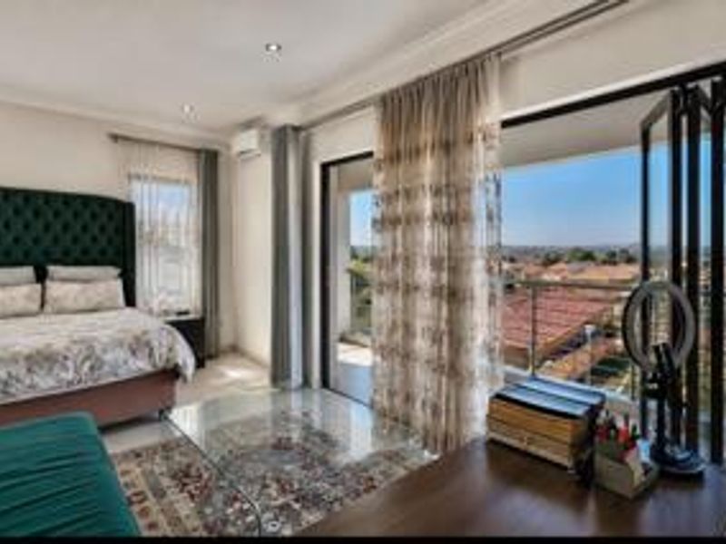 An Exceptional Lifestyle Estate Where Luxury Feels Effortless - Photo 3