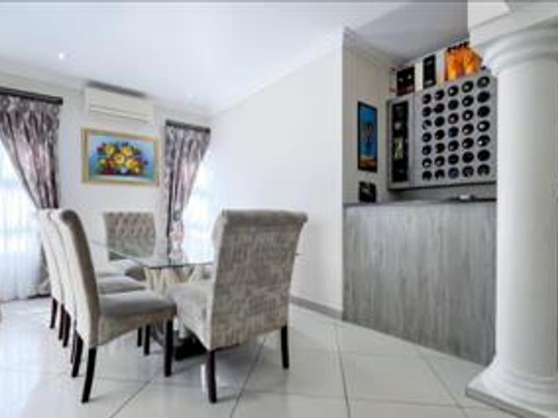 An Exceptional Lifestyle Estate Where Luxury Feels Effortless - Photo 10