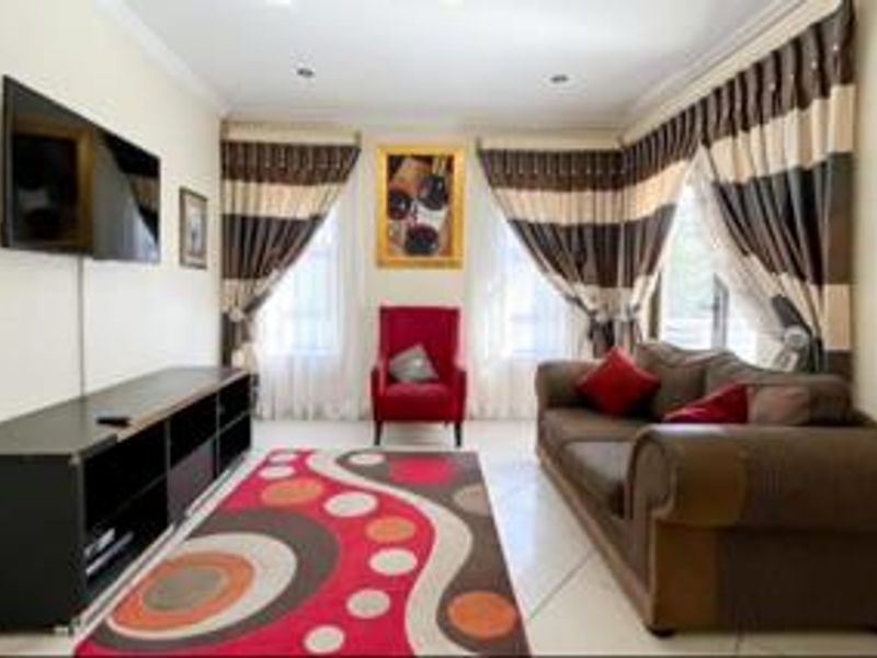 An Exceptional Lifestyle Estate Where Luxury Feels Effortless - Photo 9