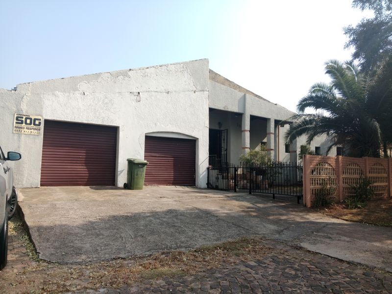 Stunning bedroom Freehold for sale in Alberton North—your dream home awaits in this vibrant communi - Photo 1