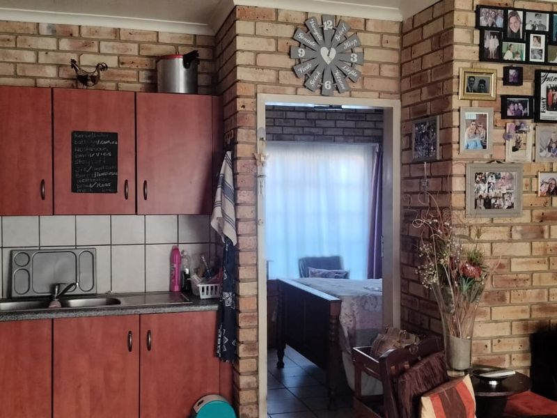 Townhouse in popular complex for sale in Parys - Photo 8