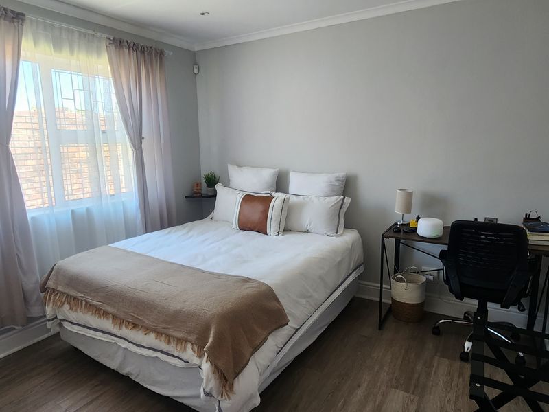 Unfurnished 3-Bedroom Townhouse - Photo 2