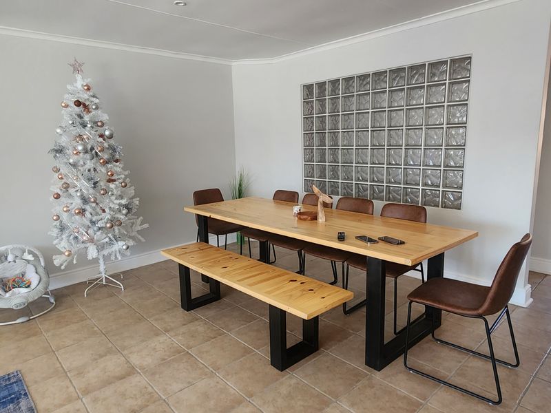 Unfurnished 3-Bedroom Townhouse - Photo 4