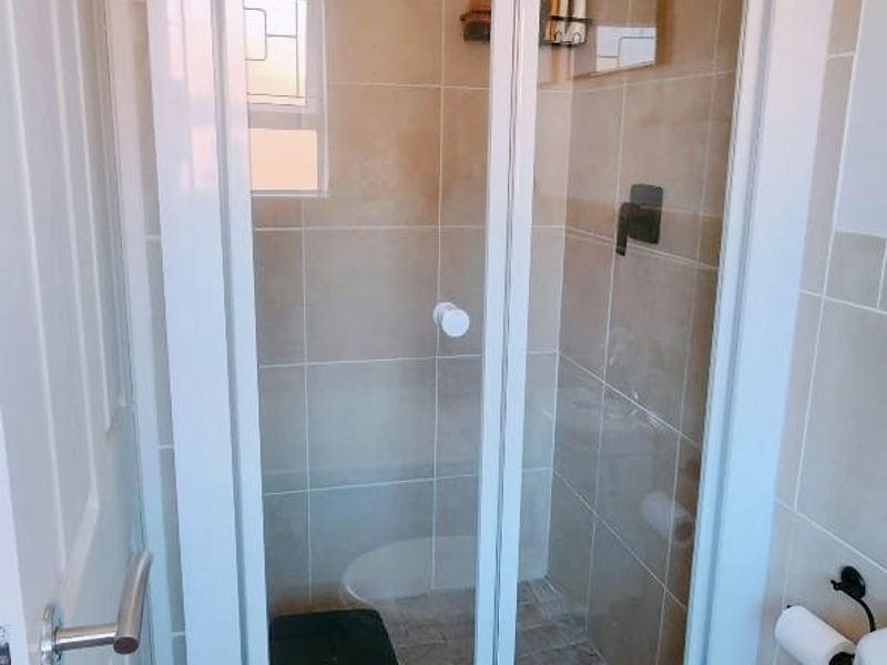 Unfurnished 3-Bedroom Townhouse - Photo 10