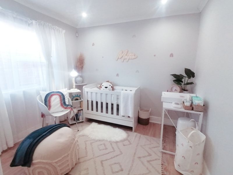 Unfurnished 3-Bedroom Townhouse - Photo 8