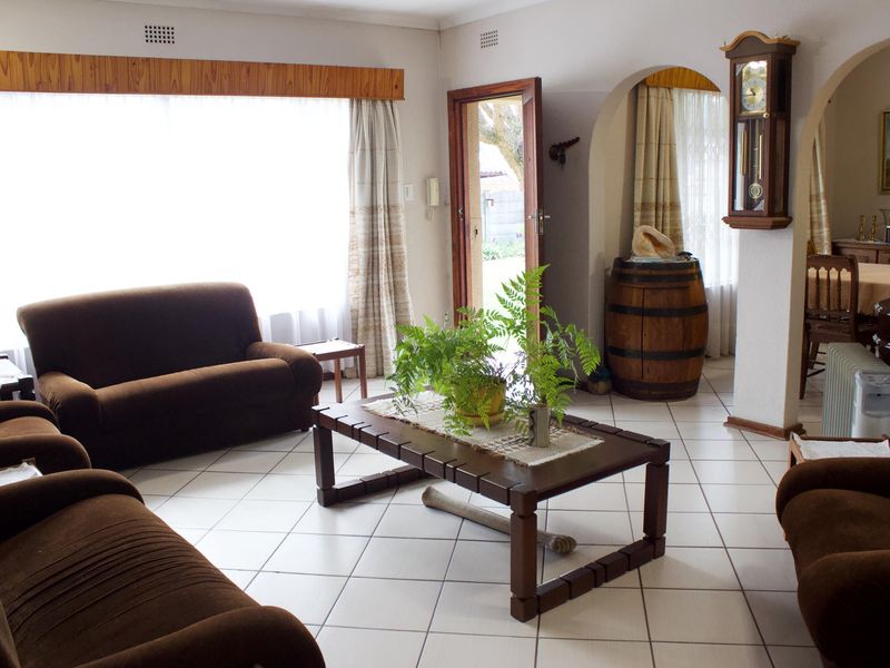 Beautiful 4 Bedroom house in Edleen - Photo 4